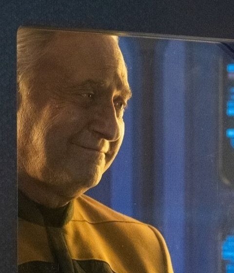 Drop your last saved pic and name it
"GIRLFRIEND REVEAL". 

I love her sir. 💛💛