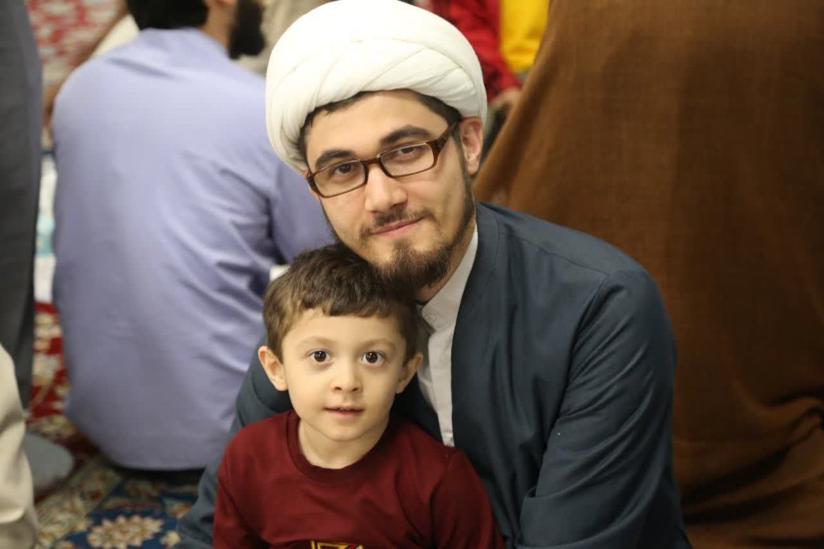Minarashidi66's tweet photo. اول با ماشین زیر گرفته بعد پیاده شده با چاقو افتاده به جونش به جرم چی؟ طلبه بودن!اون بیشرفایی که هشتک ماست پاش اسیدپاش ترند میکردن چرا لالمونی گرفتن پس؟ https://t.co/ljJ7HjaNmf