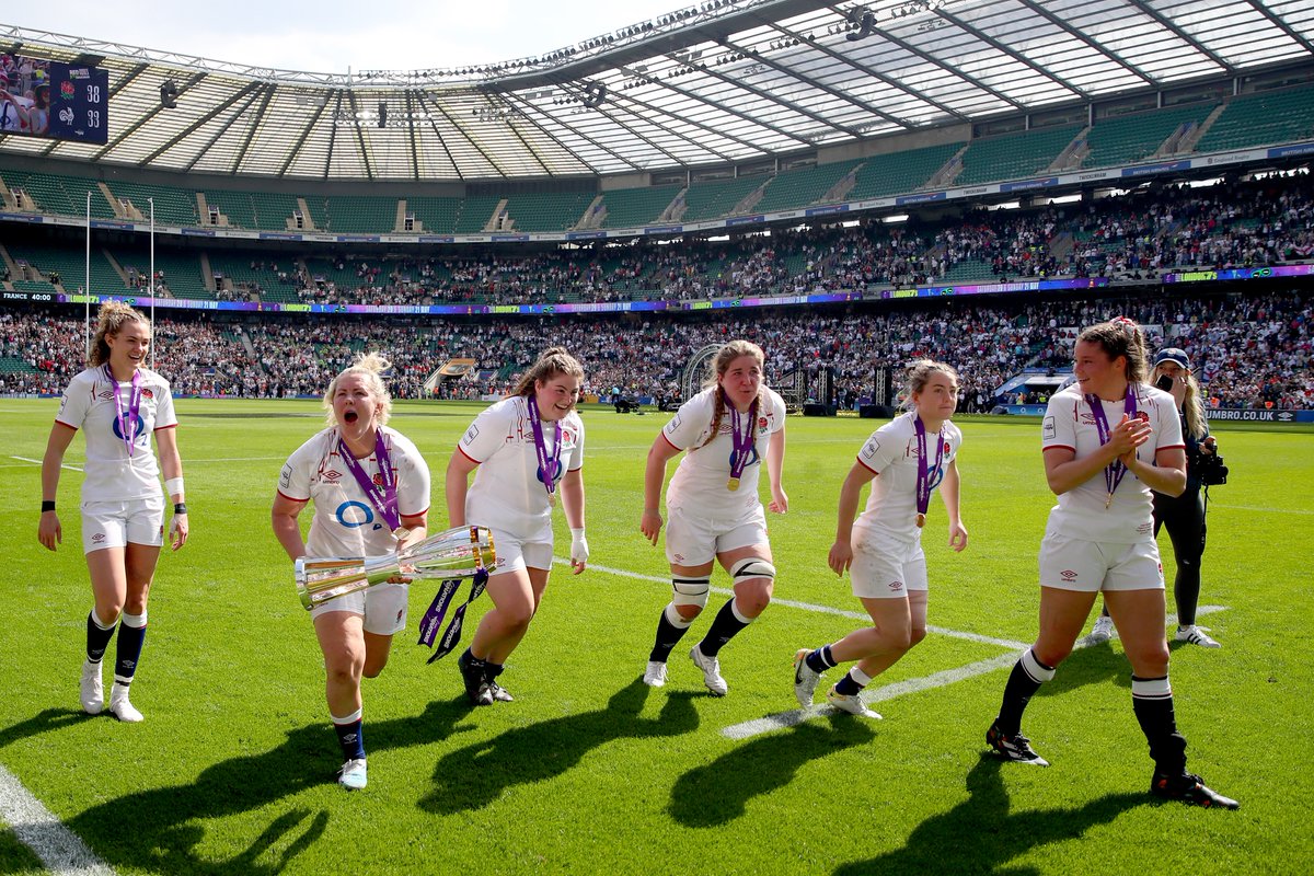EnglandRugby's tweet photo. Grand Slam vibes 🎉

#ENGvFRA | #TikTokW6N | #RedRoses https://t.co/gCDM2FviOm
