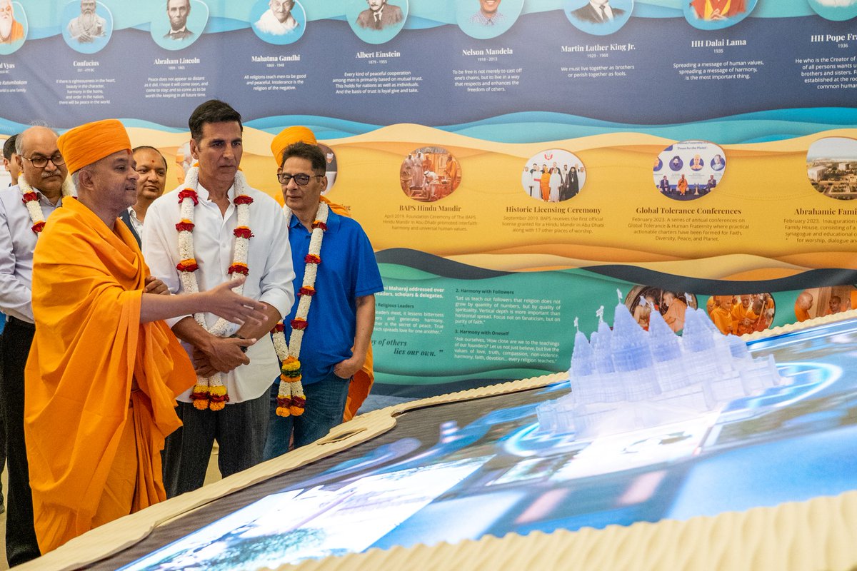 AbuDhabiMandir's tweet photo. Honored to welcome @akshaykumar and @vashubhagnani to witness the #AbuDhabiMandir climb to the skies. @akshaykumar said, ‘Love can move mountains. You are creating history. It is a dream of dreams” #MandirInUAE #helpcrafthistory #GiveHarmonyAHand https://t.co/okrW2RdIOv