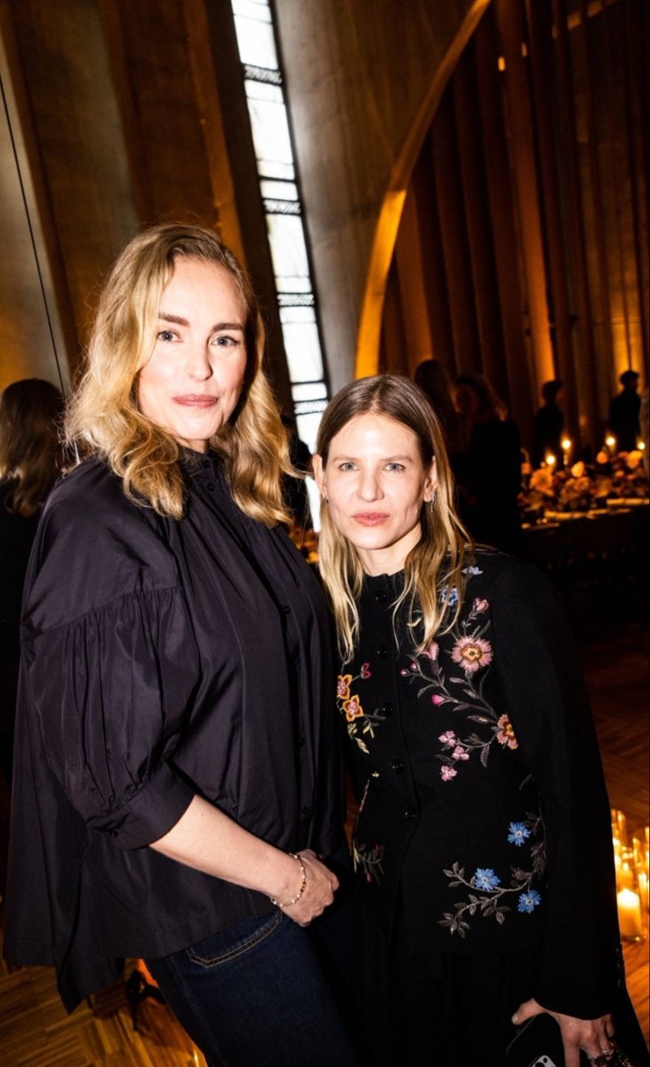 ninahossarchive's tweet photo. more photos of nina at Dior boutique opening in Hamburg https://t.co/PKJ2LAveIz