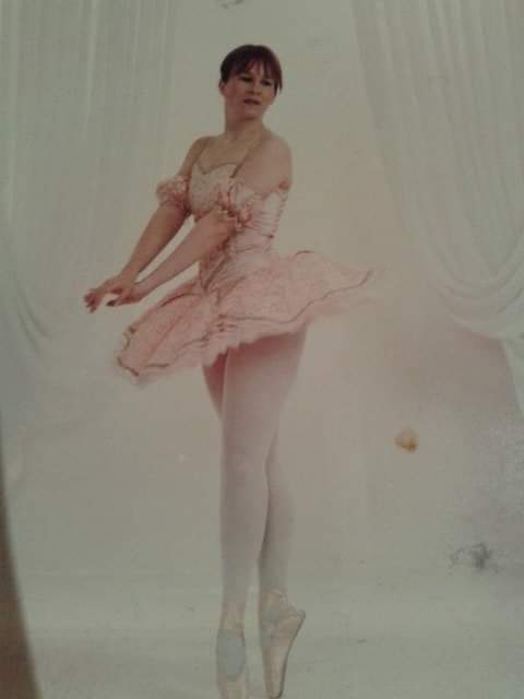 DancerLisa1972's tweet photo. International Dance Day 2023. Dance has been a massive part of my life for 45 years. I've met incredible people and amazing experiences and it's made me the person I am today...here's to the next 45 years 🤣😍 https://t.co/pxoKtNhE0g