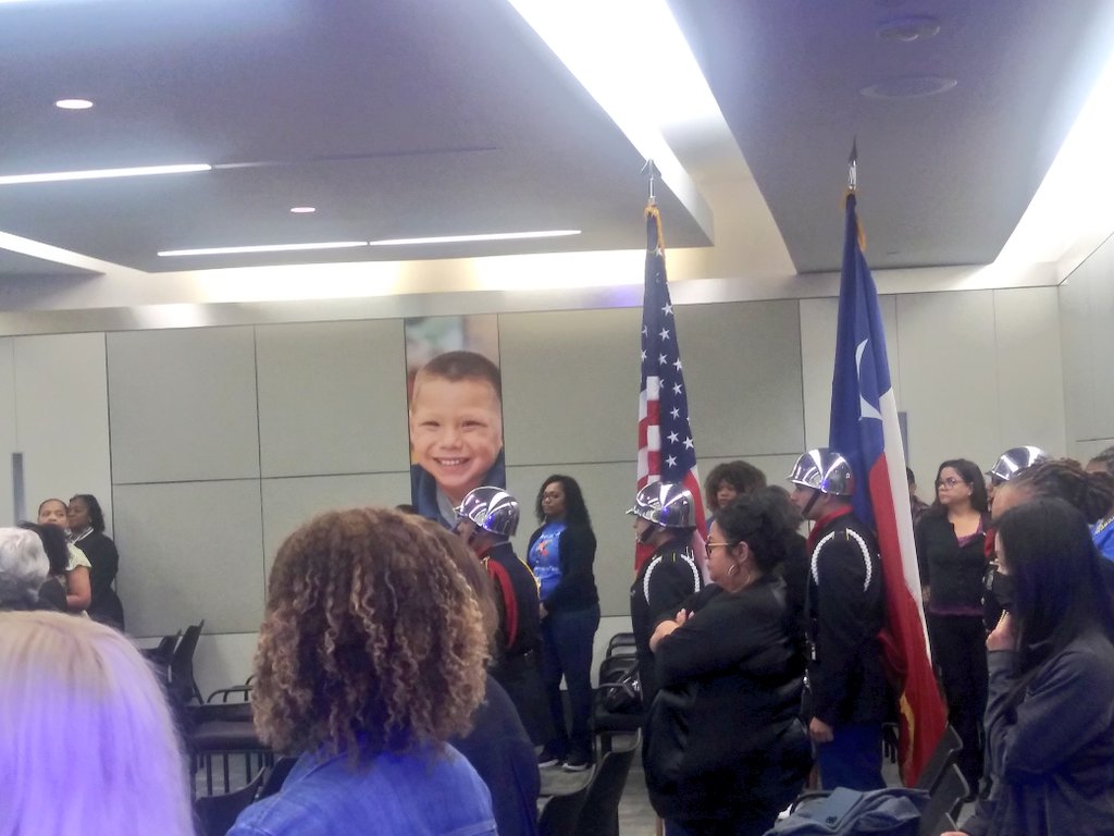DeitrAmazing's tweet photo. @HoustonISD @HISDSPED Waltrip HS ROTC and Band doing a fantastic job! @punch_shawna @khechara #BuildingConnectionsTogether #WeAreOne https://t.co/FXgh1zmyC3