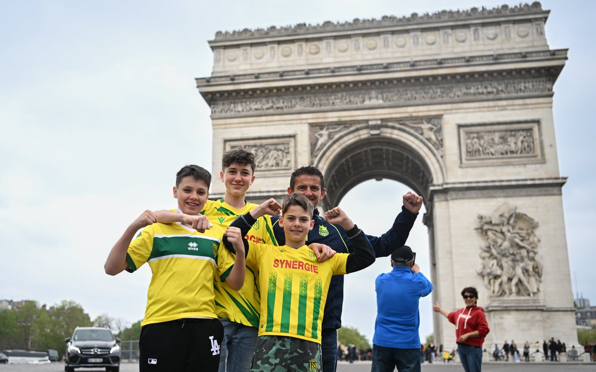 👊 De Nantes à Paris !

Nos supporters font rayonner nos couleurs.

#OnEstNantes