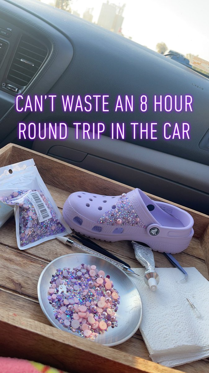 sarahsmiles2105's tweet image. Princess wants, princess gets! 👸🏻💁🏻‍♀️ Custom @Crocs to dance the night away on her special day. #LABound #Sweet16 #MomLife
