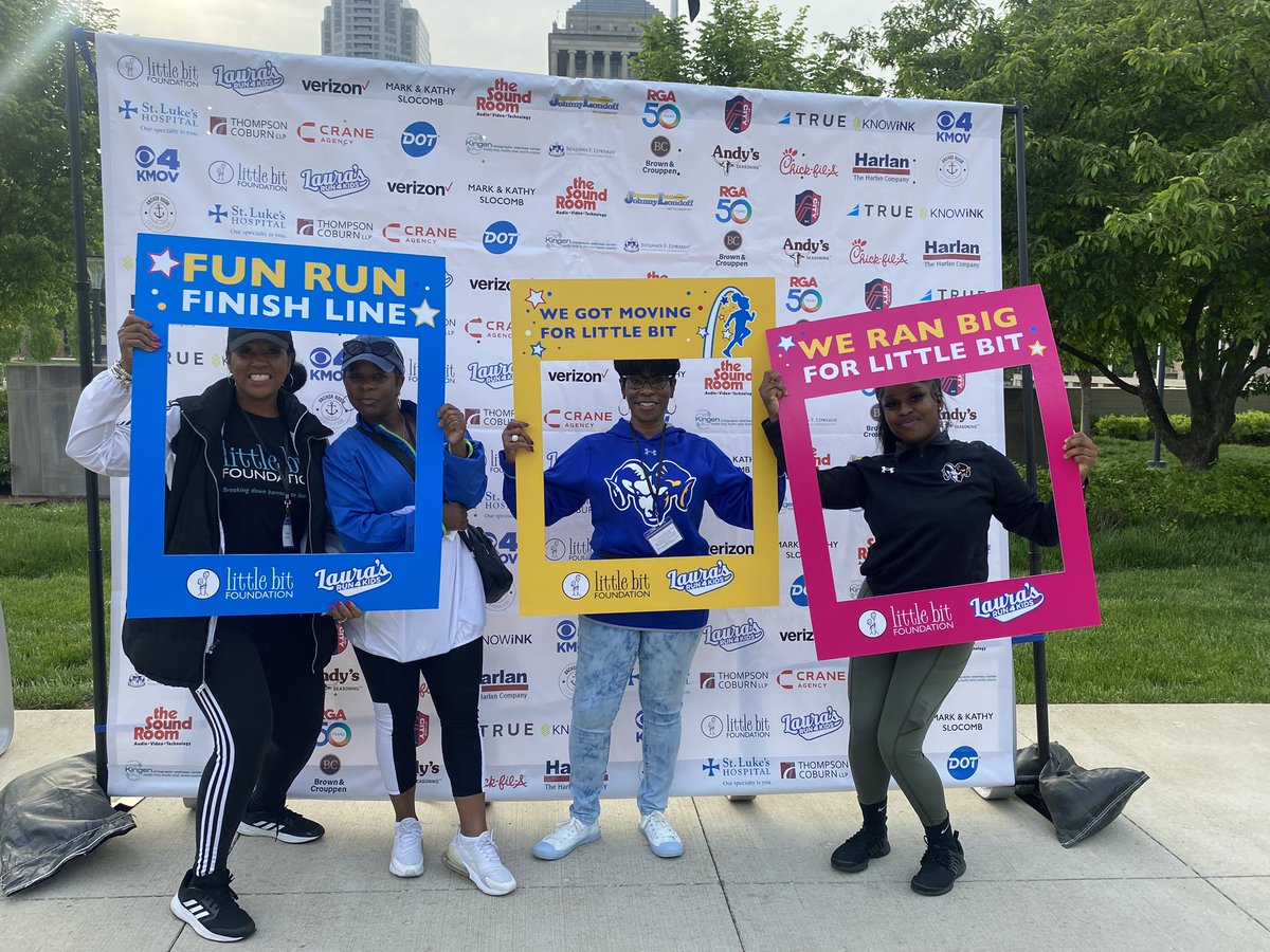 preciousb_stl's tweet image. Out supporting The Little Bit Foundation this morning!! 💙🤍#LauraRun4kids 
@LittleBitSTL @RGSDSchools