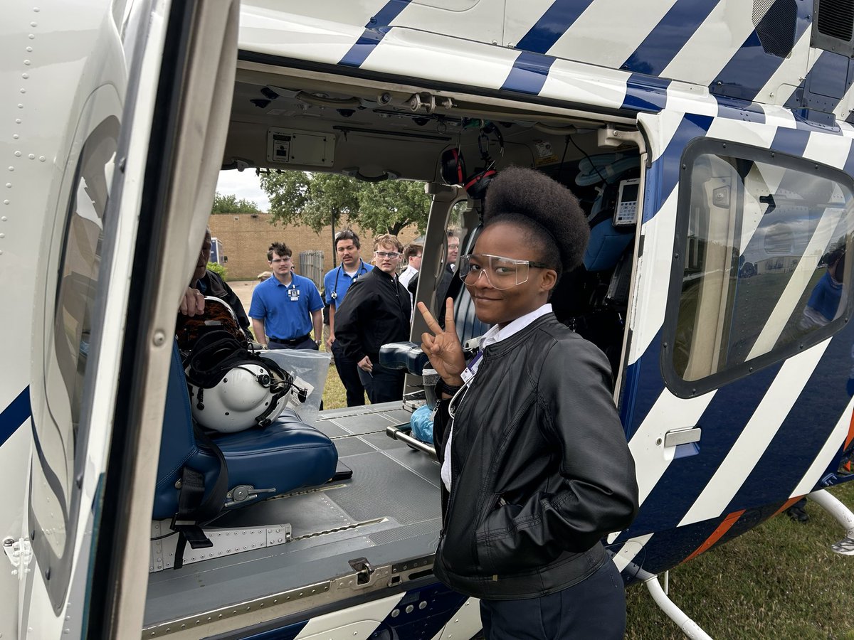 HCTCMarc's tweet photo. EMS EMT Students working overtime with TCC’s Situational Saturday event. @EMSISD_CTE @danaeldredge @KimTraylor01 @CtcHollenstein @EMSISD #EMSISDPROUD https://t.co/IojKkCPMUS