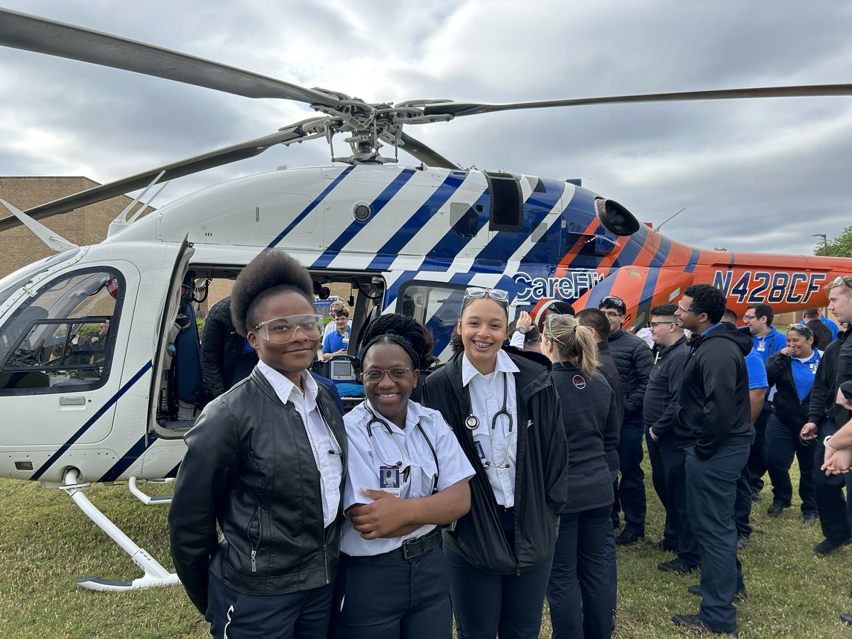 HCTCMarc's tweet photo. EMS EMT Students working overtime with TCC’s Situational Saturday event. @EMSISD_CTE @danaeldredge @KimTraylor01 @CtcHollenstein @EMSISD #EMSISDPROUD https://t.co/IojKkCPMUS