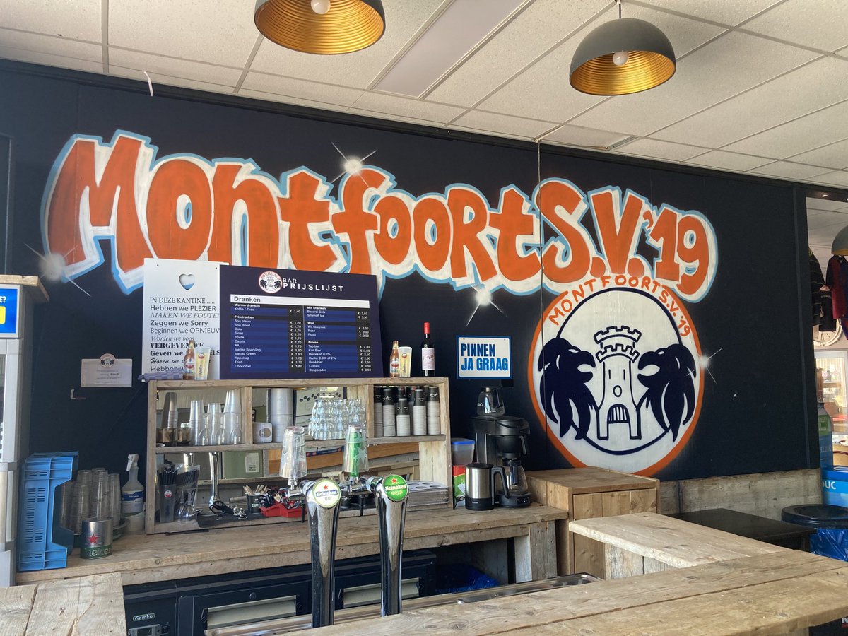 MichielGroot74's tweet photo. Wedstrijd 50 (2023) @Montfoortsv19 wint in de laatste minuut van @vvHBOK 2-1 en houdt zicht op de bovenste plaats in de 1e klasse zaterdag A. #groundhopping #montfoort #HBOK https://t.co/N8GcOMudBa