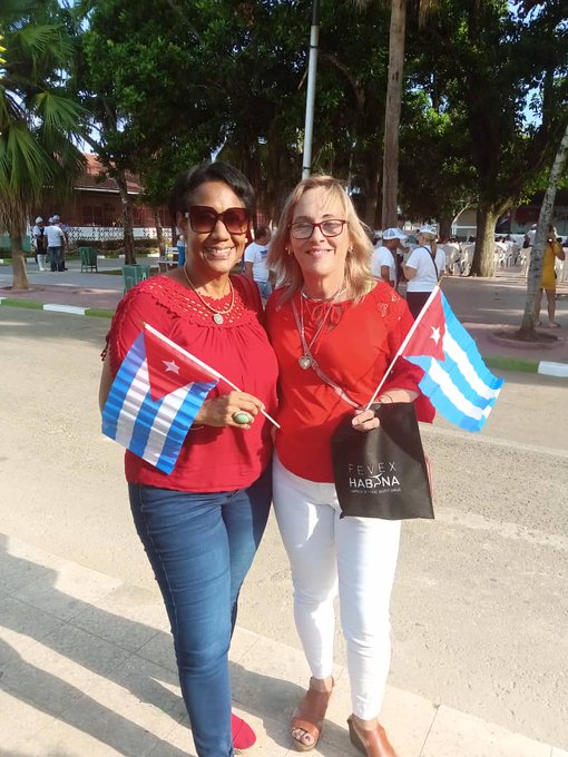 MinagCuba's tweet photo. Dia de solidaridad con Cuba. Se recibe a delegaciones de México, Canadá, Alemania, Zuiza.. 👏👏👏👊👊 #Cuba #AgriculturaCubana #SoberaníaAlimentaria #ALaPatriaManoYCorazón @LuisMonteroMus1 
 @AdrianaBHdez
 @MauryHechavarr1
 @Rodolfo_Rod_Exp
 @FelixDuarteOrte
 @Aymara79678346 https://t.co/Ko6RKJpHcN