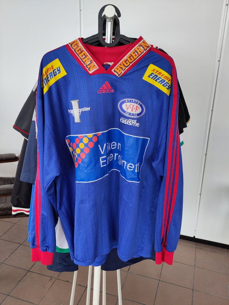 ForzaSecondHand's tweet image. Norsk idrett har høy prioritet hos oss, og selv om vi heier på idretten lokalt har vi også mye snacks til fans av idrettslag over hele landet 🇧🇻 Men vi ønsker å høre fra de som har noe liggende fra topplagene i Hamar eller nabobyene 💚💛💙