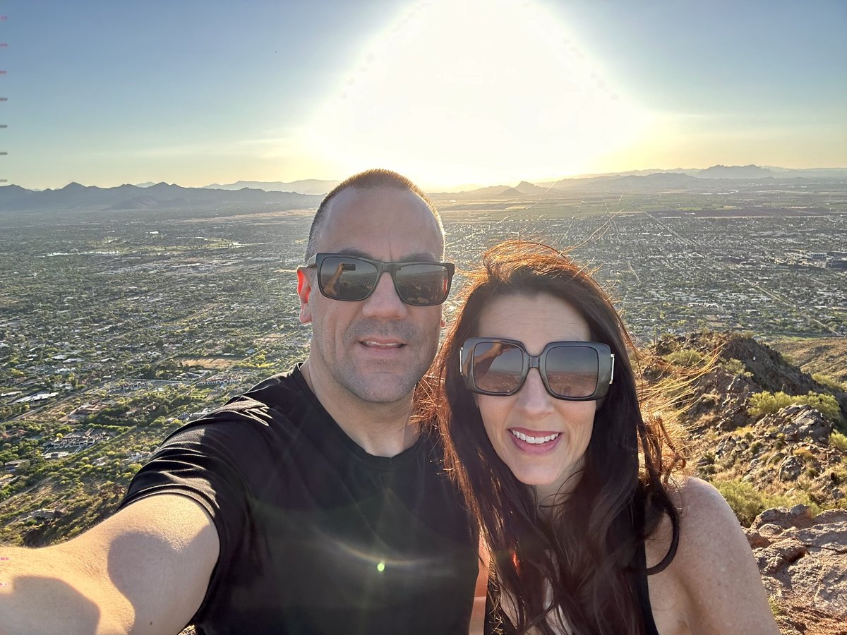 5 am morning hike with my bride!❤️🌵🏜️☀️🦂
#CamelbackMountain
#scottsdaleAZ