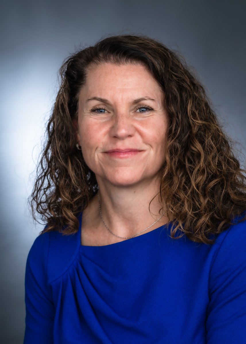 Our specialist spotlight this week is on Jennifer McKenna, RN MSN AOCN (@Jennife11436225) a Nurse Practitioner in breast medical oncology.  Jennifer treasures her longstanding relationships with her patients and is DFCI’s clinician ‘go-to’ when it comes to taking care of patients