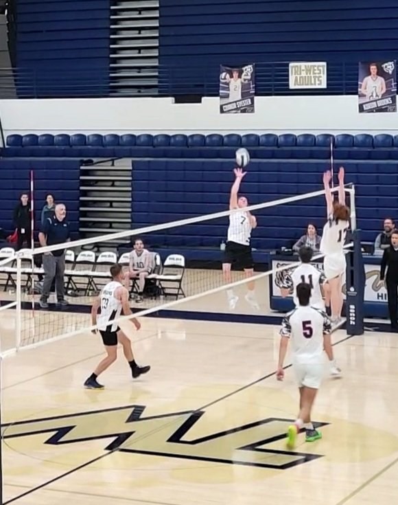 Starting the day off right cheering on the Bruins <a href="/VbMens/">TWMensVB</a>! <a href="/triwestsports/">Tri-West High School Athletics</a>