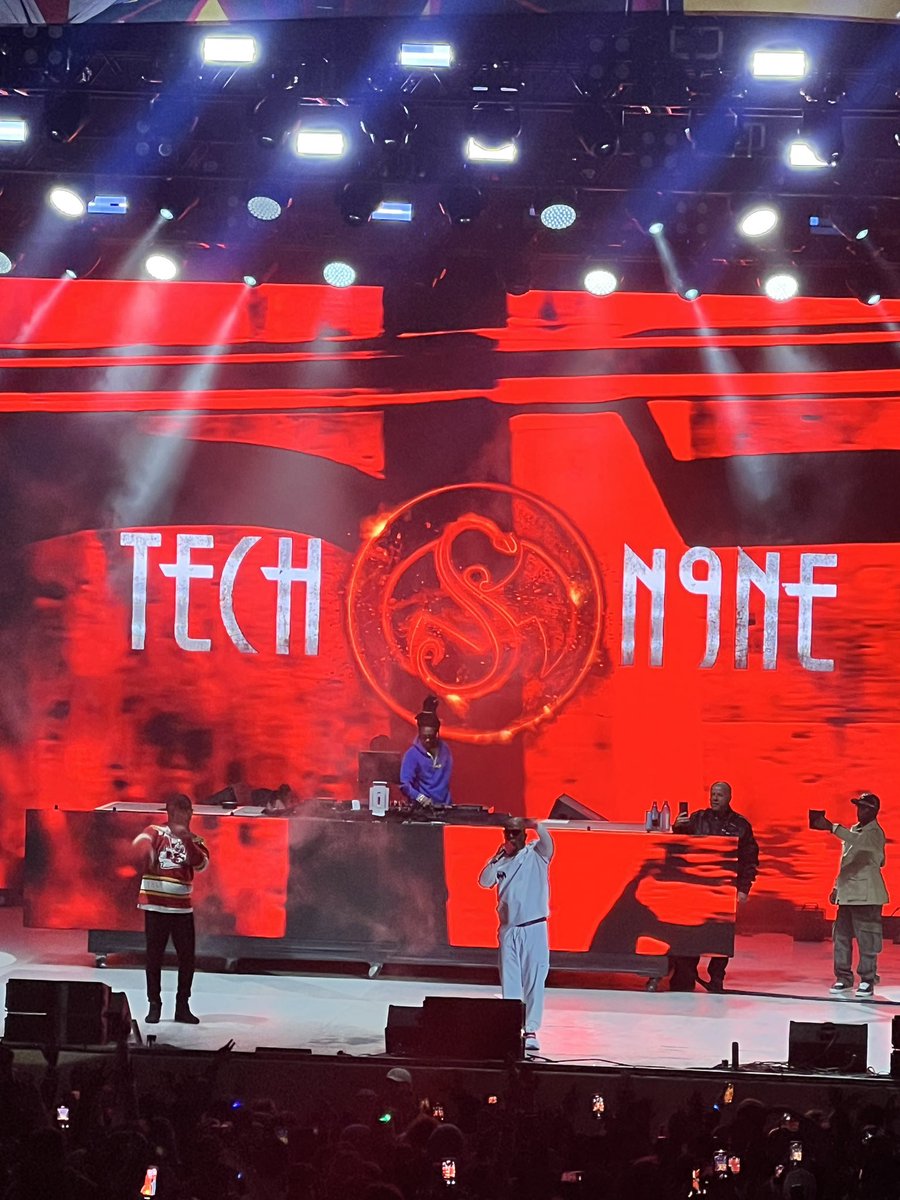 JillianC_arroll's tweet photo. KELCE JAM DELIVERED @TechN9ne @rickross305 were ๐ฅ๐ฅ@AzuraAmp @KelceJam #kc #nfldraftweekend https://t.co/EU6bHHV8w4
