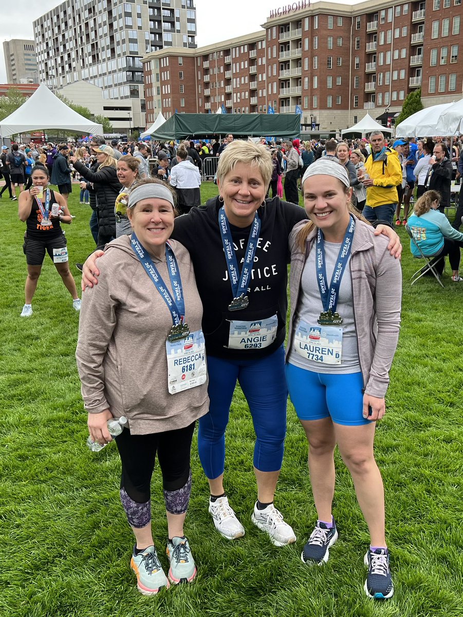 aadrean's tweet photo. Great to see a couple of our @BluffsviewElem Bears π» this morning at the Cap City Quarter/Half Marathon! @wcsdistrict @Bluffsview3rd and Becky Grabosky! #capcityhalf #itsworthit https://t.co/nmwCKphzA7