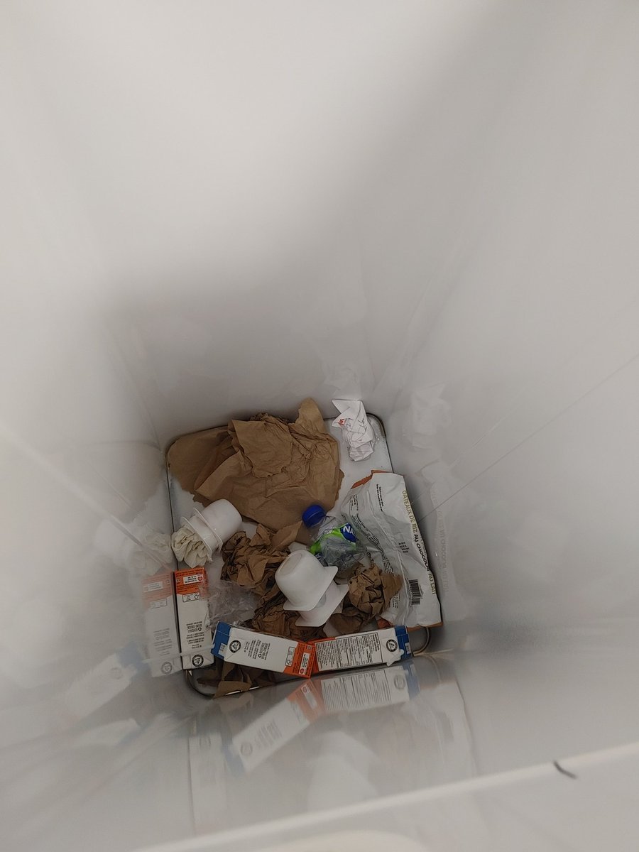 Non mais...un sac à ordures...vous connaissez? 🤦‍♂️🤦‍♂️🤦‍♂️