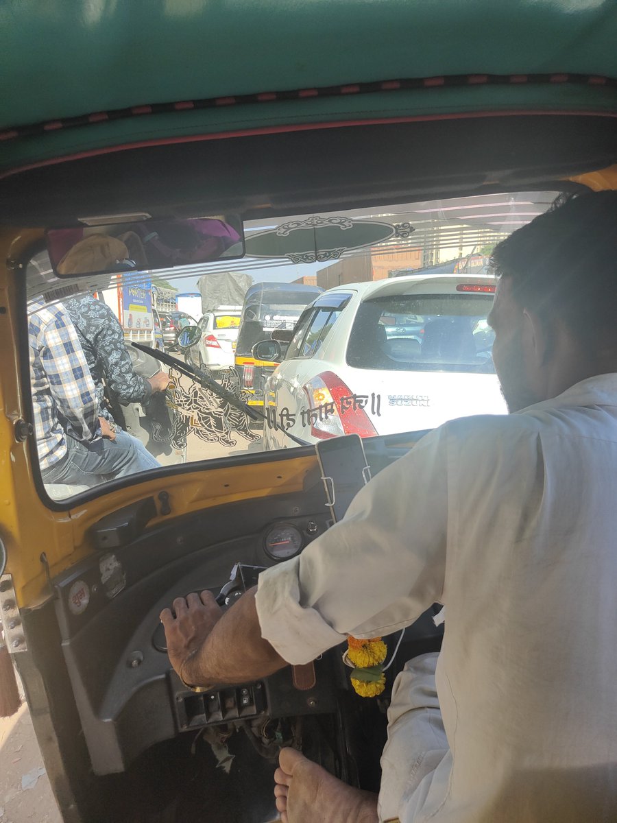 arch3107's tweet photo. Standstill of traffic on Mumbai Nasik highway in afternoon , what a state of affairs # Thane traffic police https://t.co/auSjhSghvy