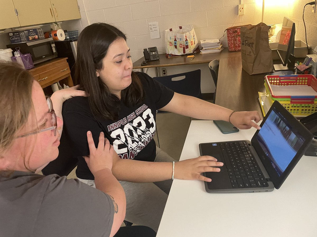 temabell's tweet photo. I couldn’t be more proud of this @AnnapHS_AACPS Panther for accepting her offer admission @SalisburyU. https://t.co/9sGBje0Nuu