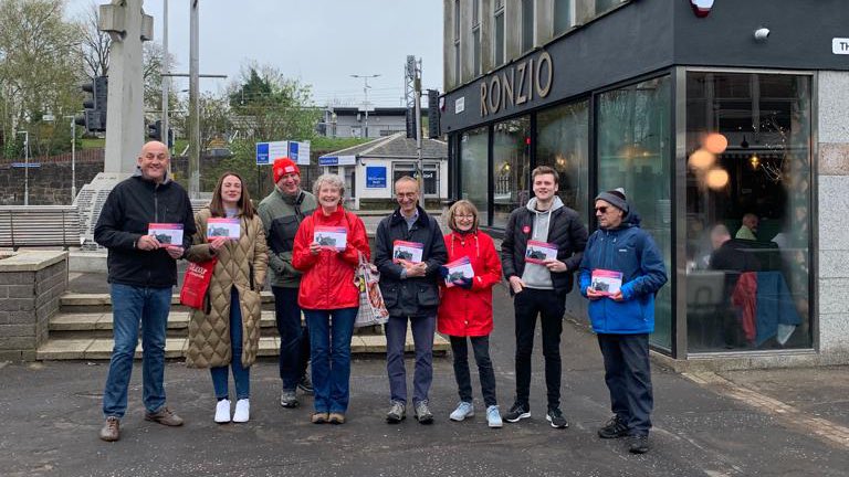 We were out speaking to the good people of Bishopbriggs today, and the message on the doorstep was clear - The public are sick and tired of SNP chaos and mismanagement.

<a href="/ScottishLabour/">Scottish Labour</a> are ready to deliver the change that Scotland needs. 🌹