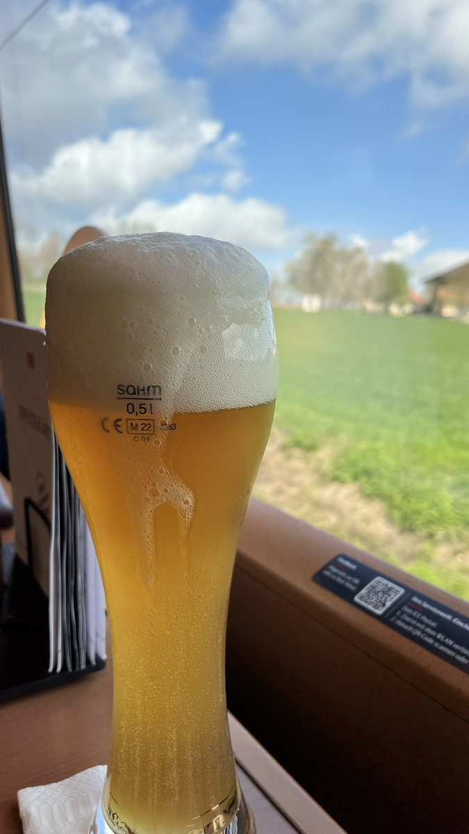 Great beer, great conversations, great views. The #TrainfromEGU is an attraction by itself 😝