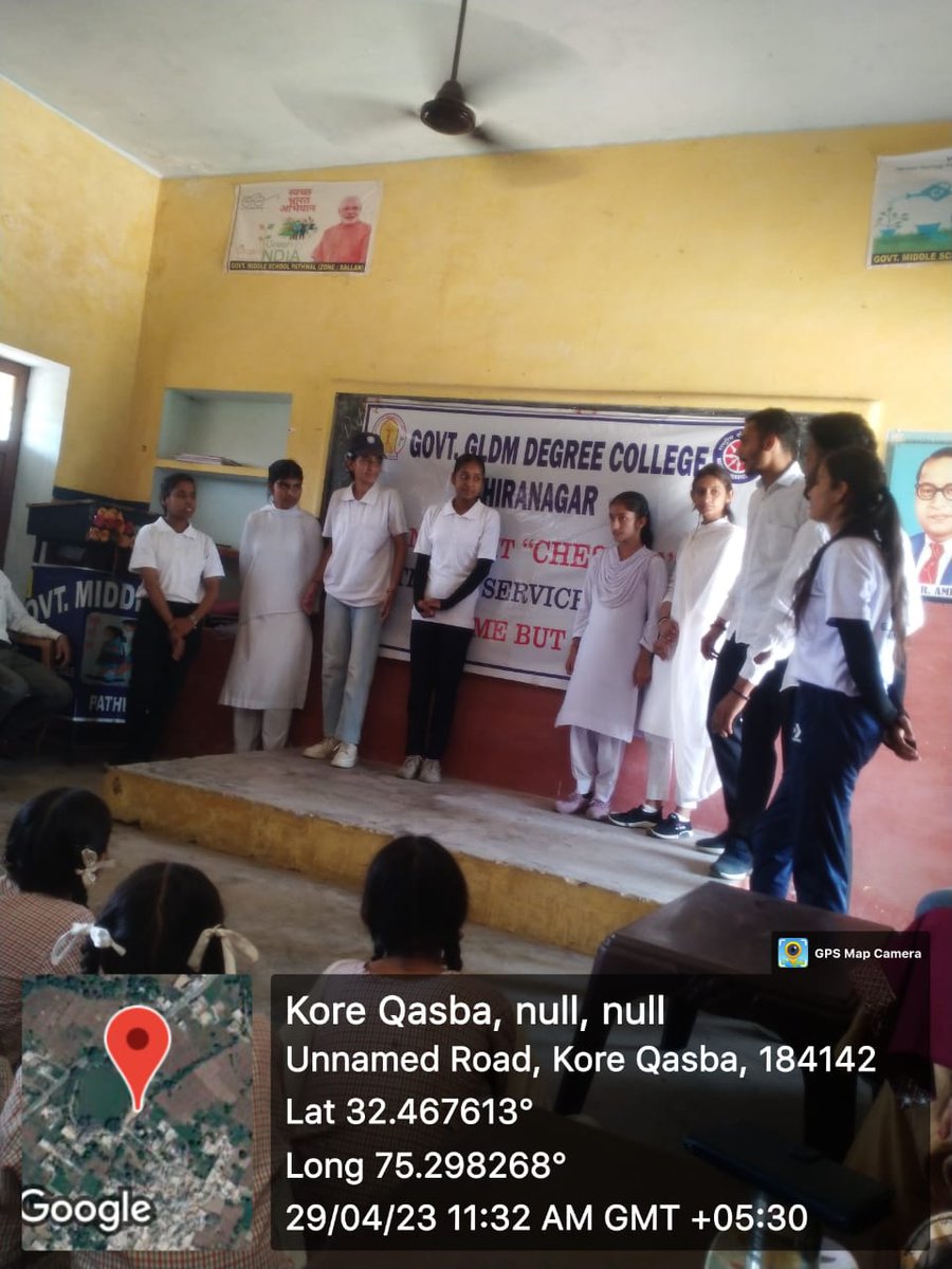 NssunitHgr's tweet photo. Day5 of NSS Special camp
@_NSSIndia unit of GLDM Degree College Hiranagar staged a nukkad natak on communal harmony in adopted village Pathwal 
@NssrdD https://t.co/aynwSUsZu9