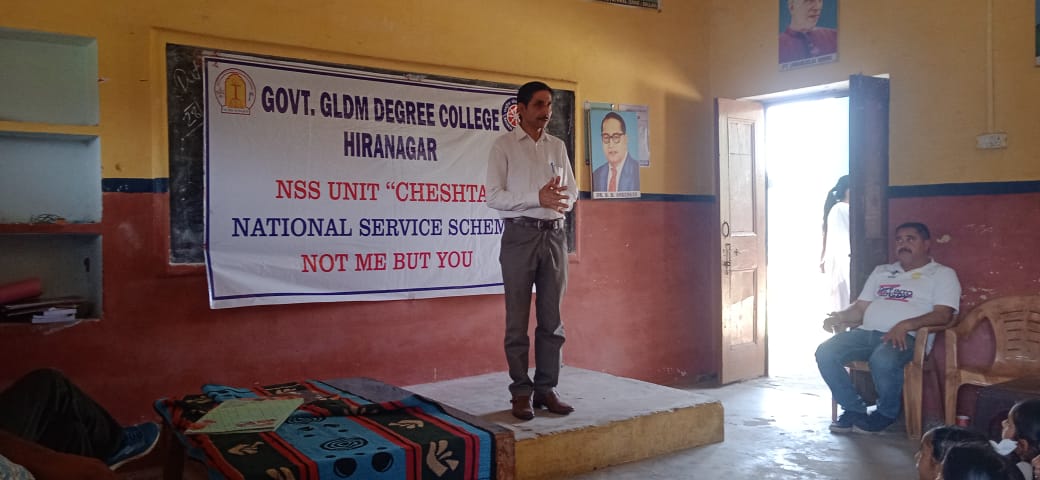 NssunitHgr's tweet photo. Day5 of NSS Special camp
@_NSSIndia unit of GLDM Degree College Hiranagar staged a nukkad natak on communal harmony in adopted village Pathwal 
@NssrdD https://t.co/aynwSUsZu9