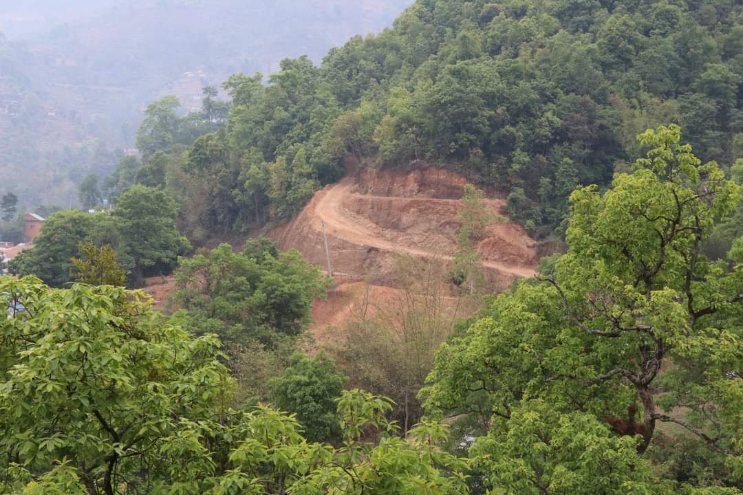 बिकास जङ्गल पस्यो कि 
बिनाश जङ्गल पस्यो ?