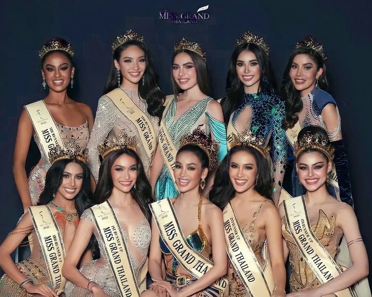 itscharlottyfam's tweet photo. ขอบคุณที่มาประกวดมิสแกรนด์ 2022 และทำหน้าที่ของการเป็น Top 10 Miss Grand Thailand 2022 อย่างเต็มที่มาโดยตลอด ยินดีที่ได้รู้จักกับทุกๆคนนะ

จากนี้เข้าสู้บทบาทใหม่แล้ว ขอให้ทุกคนโชคดีในเส้นทางที่ตัวเองเลือกและก้าวเดินต่อไป เติบโตอย่างสวยงามนะทุกคน 👑

1YEAR CHARLOTTE AUSTIN 
#FarewellTop10MGT2022