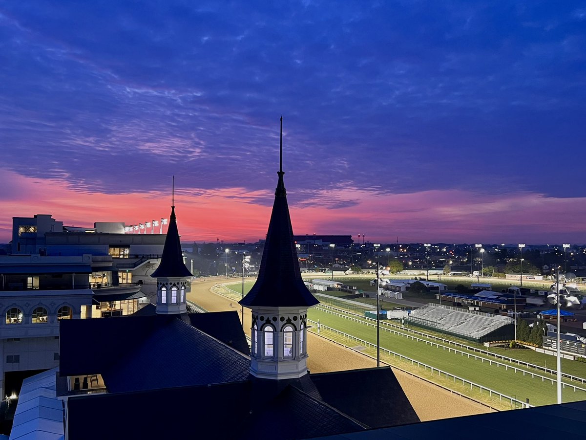 KentuckyDerby's tweet photo. Hello there😍 https://t.co/FSHJxXsniG