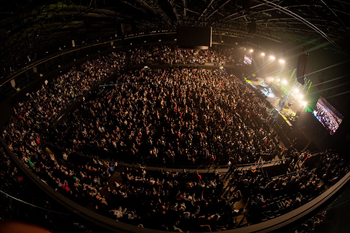vwarena's tweet photo. Mem Ararat dün akşam #vwarena'da konuğumuz oldu. Ziz Müzik organizasyonu ile gerçekleşen ve biletleri günler öncesinden sold-out olan konserde sanatçıya yaklaşık 4 bin kişi eşlik etti.

🎙️ @araratmemm 
🗓️ 28 Nisan 2023
📷 Arda Aytan https://t.co/5Ga80qwrE0