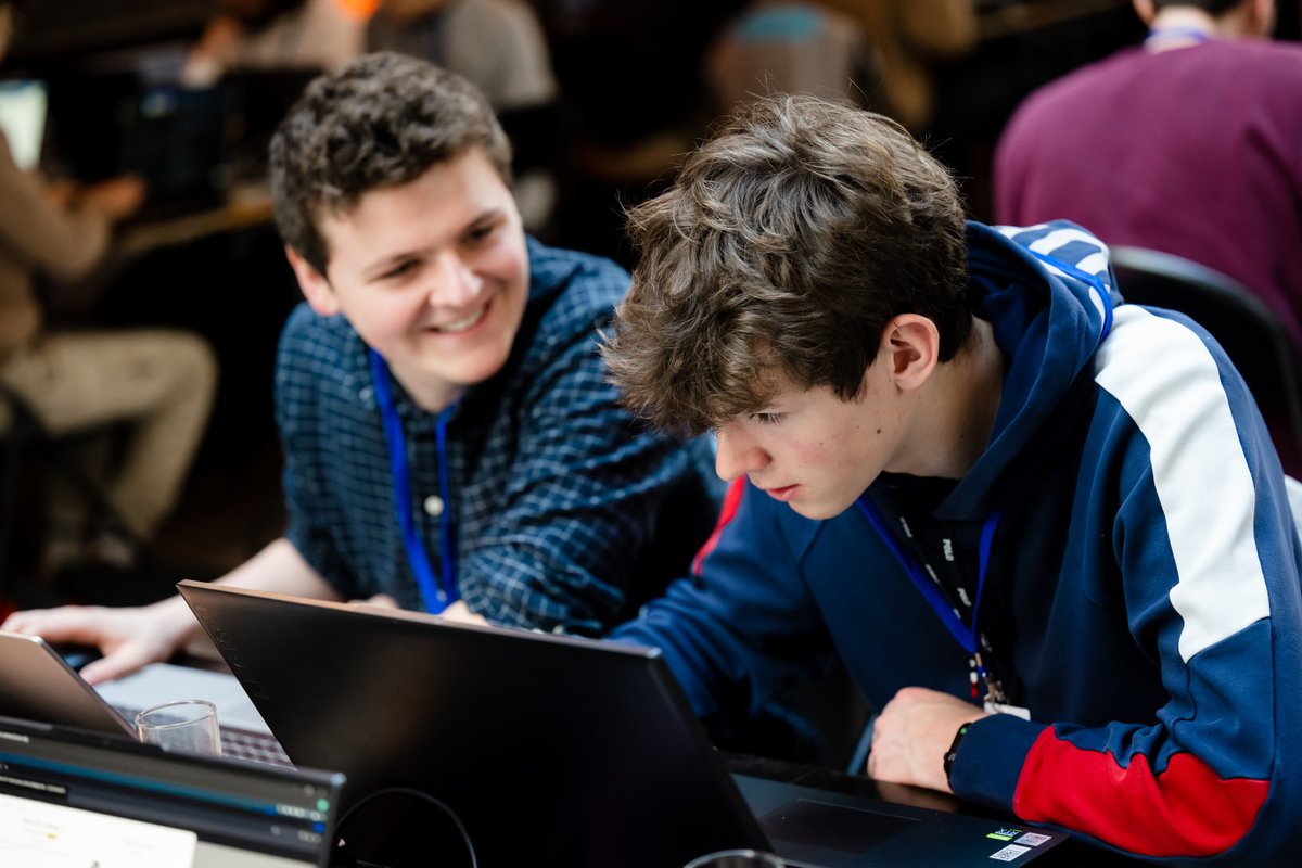 Are you a student ? Do you want to immerse yourself in the exciting world of Cyber ​​Defence? Join the first edition of the Summer school from 17 to 21 of July ! lc.cx/XnU0kX