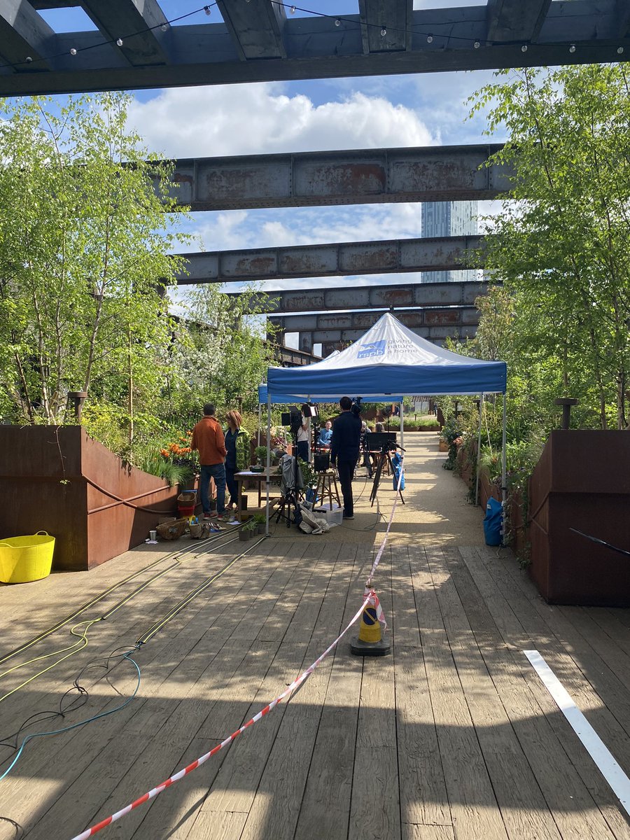 clara_steiner's tweet photo. On set at the #WildWeekender 🎬 learn what you can do for nature this weekend in your local area 🦋🌸🐝 @wwf_uk @Natures_Voice @nationaltrust https://t.co/1qKdniTvgI