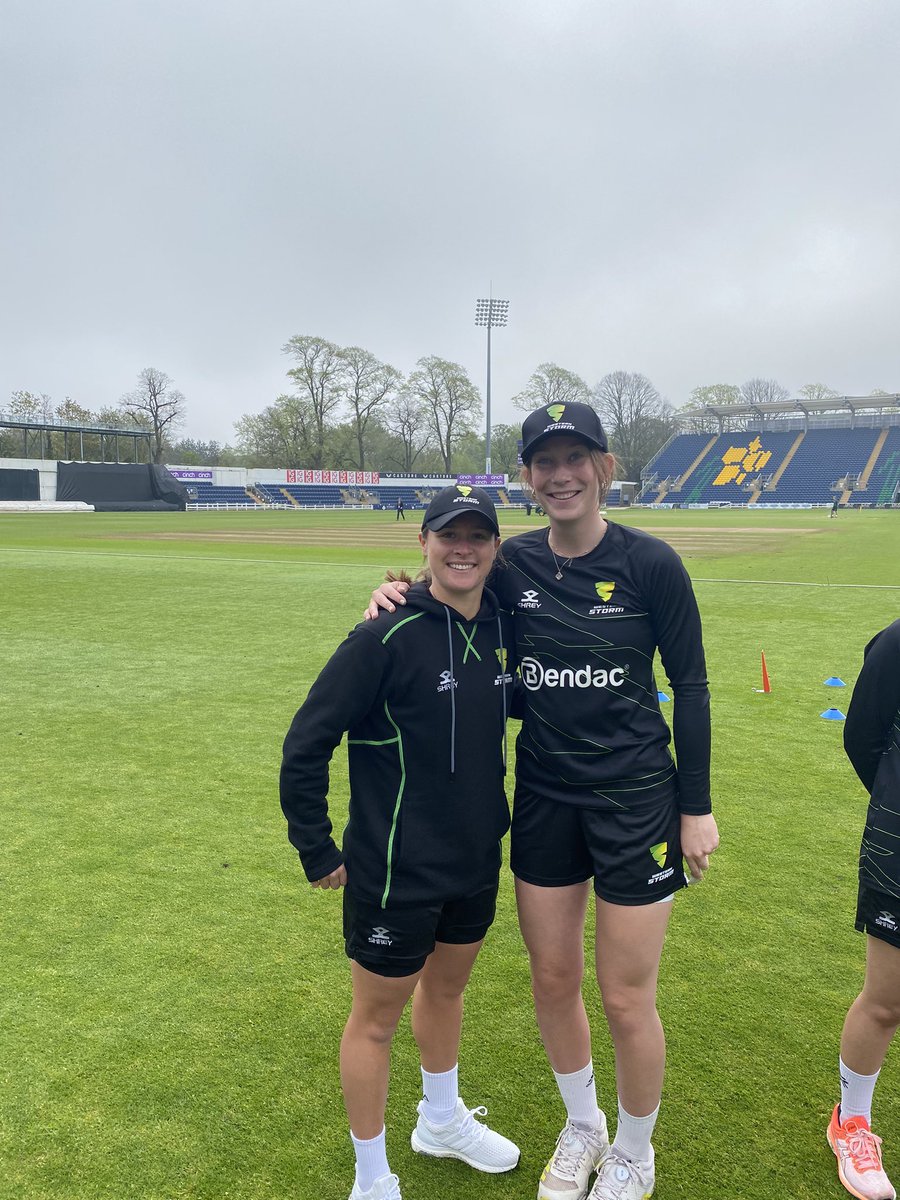 IrishWomensCric's tweet photo. OP getting her @_WesternStorm cap. Go well, Orla 🙌

#BackingGreen #BackingOP ☘️🏏

(📸: @_WesternStorm) https://t.co/YGQ6yOtawZ