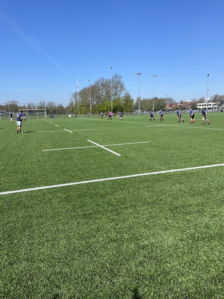 And we are under way here at RFC Haarlem. Lovely day for a game of rugby #UppaBrewers #BrewersYoof 🔴⚫️🏉