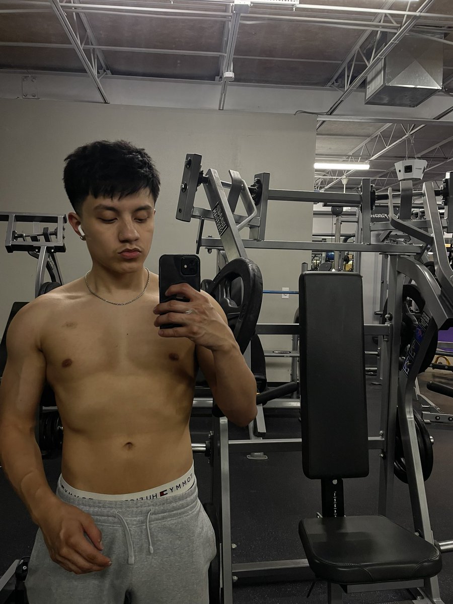 rmrzzonlyfan's tweet photo. rt if you would do cardio with me https://t.co/5V82fOmpIf