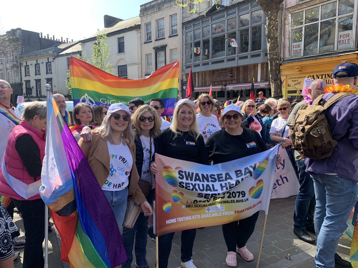 SBNHSLGBT's tweet photo. Fantastic atmosphere through the streets of Swansea for @swanseapride parade. Marching alongside NHS colleagues @SwanseabayNHS and @SBSexualHealth https://t.co/Pp6qLdExaJ