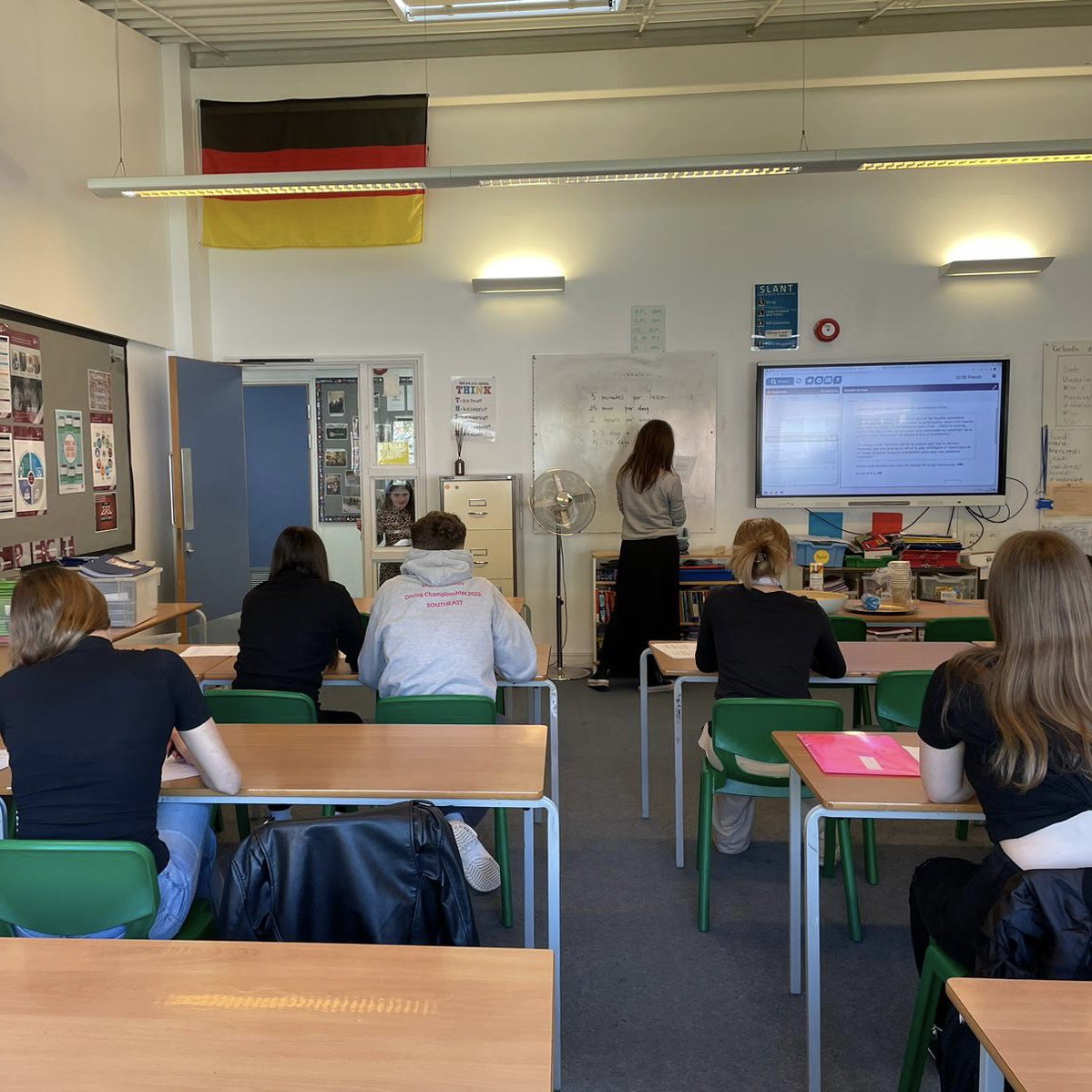 kaprospect's tweet photo. It’s #SuperSaturday with extra study sessions in French 🇫🇷 and German 🇩🇪 this morning; Bon travail and gut gemacht to all our Y11 students in school this morning and massive thanks to Madame Mumford and Frau Smith #aspirebelieveachieve #prideinprospect #GCSE @KGAcademies https://t.co/mXk9yTkqrF