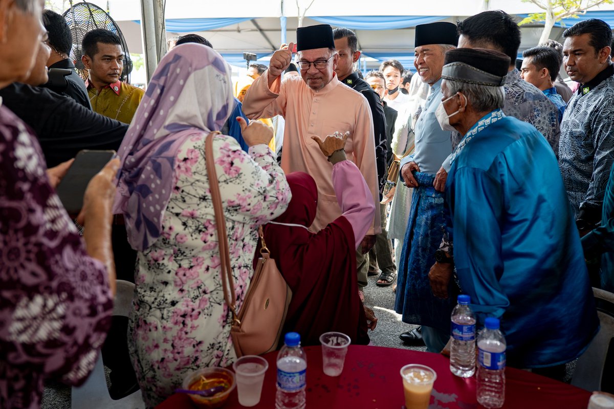 Anwar Ibrahim tweet media