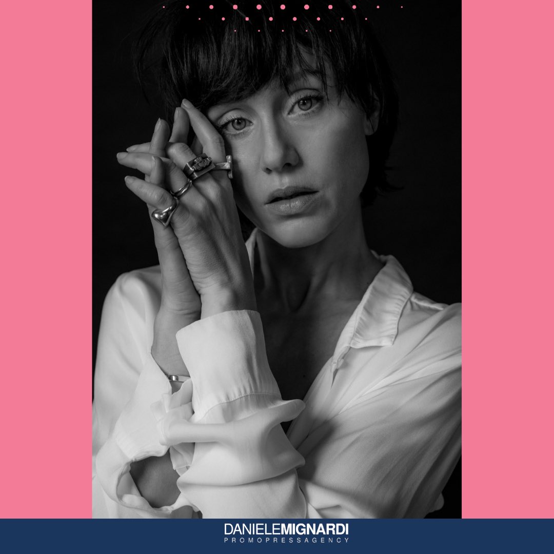 DanieleMignardi's tweet photo. 🌸GABRIELLA PESSION🌸 
Oggi sarà super ospite a Verissimo alle 16:30 su @canale5! 
#gabriellapession #verissimo #canale5 https://t.co/5gwWQYAlWi