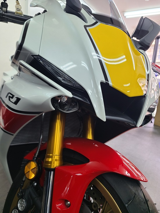 YSPfushimi's tweet photo. あ”あ”あ”あ"~😱
YZF-R1・WGP60TH納車させていただいたのにお写真撮らせていただくの忘れてた・・・orz
申し訳ありません🙇🙇🙇
よろしければ初回点検の際にお願いします🙇
代わりのドアップ画像を☝️
#YAMAHAが美しい
#YZFR1
#WGP60TH https://t.co/IA9W365EYm