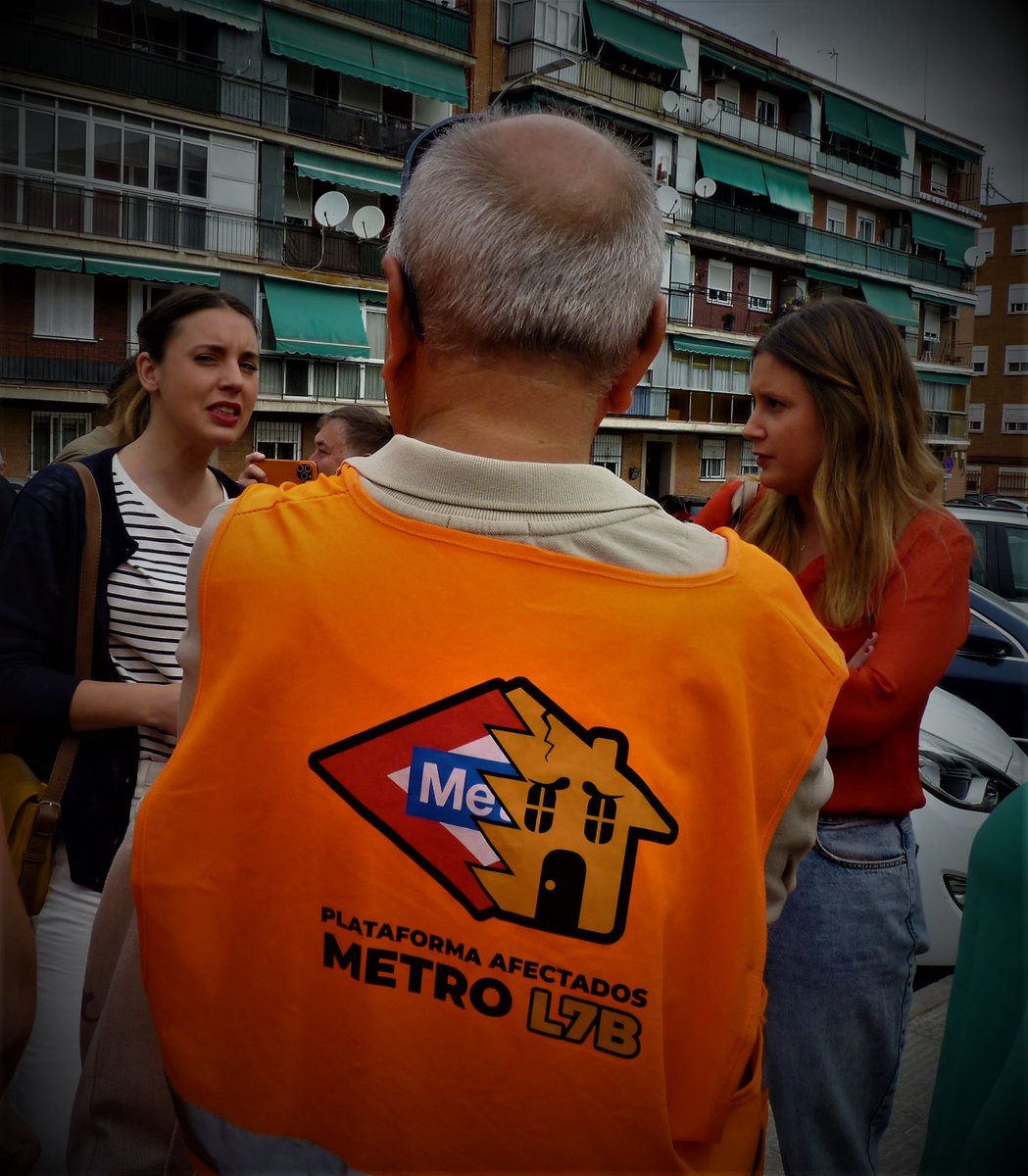 paml7b's tweet photo. 🟠 Agradecemos a @IreneMontero y @AleJacintoUrang su visita de ayer a #SanFernandoDeHenares para conocer del primera mano las #VidasRotas de los #AfectadosMetro y apoyar nuestra lucha por #SolucionesYA. https://t.co/TjENzHLS6V