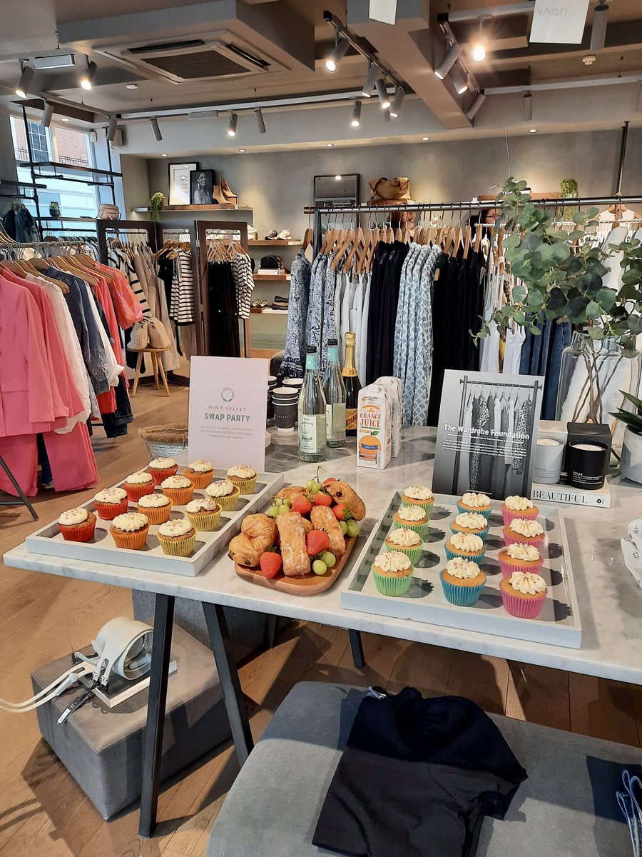 LeonardGrove2's tweet photo. A huge thank you to our wonderful customers and amazing team for another gorgeous Swap Party 👖👗👚So many generous donations made for The Wardrobe Foundation and spreading the word about MVConscious 🌎 @WeAreMV_ @Hillerspal https://t.co/vNS8Z5dYIR