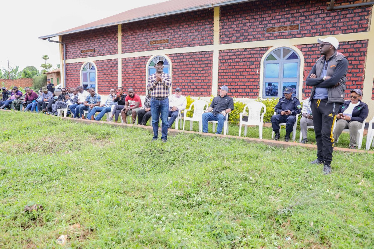 iLead Rwanda (@ileadrwanda) on Twitter photo Umuganda is one of the precious tools of mutual help in the Rwandan culture.
The MLF team told communities that Americans if can adopt this activity can help them, and the Nigerians team said are eager to learn from Rwanda in every aspect.
<a href="/RwandaLocalGov/">Ministry of Local Government | Rwanda</a> Umuganda is one of the precious tools of mutual help in the Rwandan culture.
The MLF team told communities that Americans if can adopt this activity can help them, and the Nigerians team said are eager to learn from Rwanda in every aspect.
<a href="/RwandaLocalGov/">Ministry of Local Government | Rwanda</a>