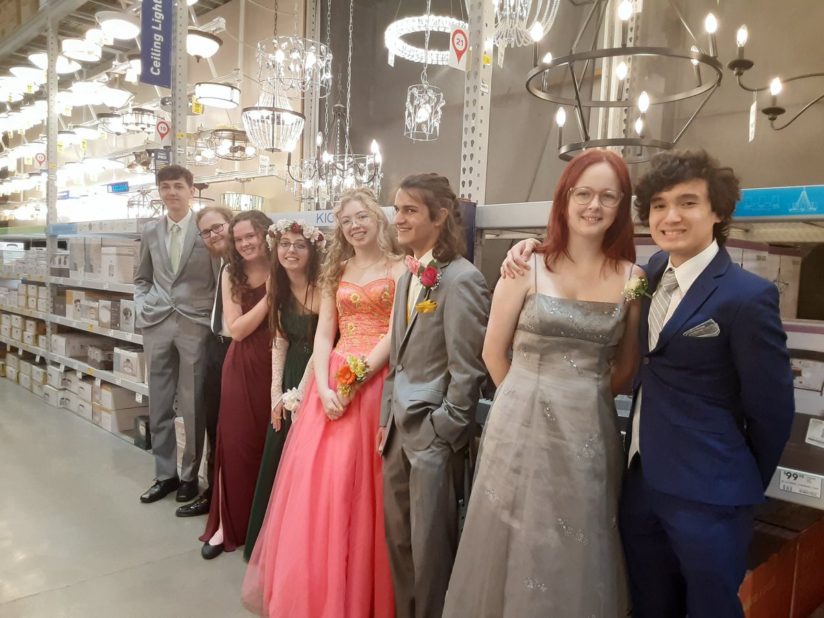 TNAMREE's tweet photo. Senior prom photos at Lowe's Willoughby. Thank you staff for making the students feel loved when they walked through your doors

@Lowes 
@WES_SouthHS 
@fox8news https://t.co/JvHpttGRhn