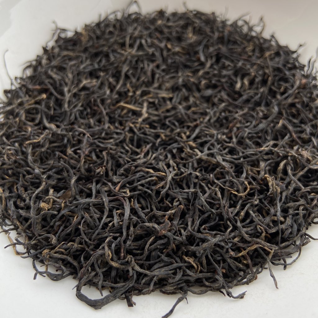 kingteamall's tweet photo. “Jiu Qu Hong Mei” (West Lake Red Plum) black tea using spring Long Jing #43 as material. 
Sweet, mellow and smooth. 
Fragrant and good flavor. 
#jiuquhongmei 
.
#blacktea
#hongcha
#kingteamall https://t.co/Eu0Rja2kMJ