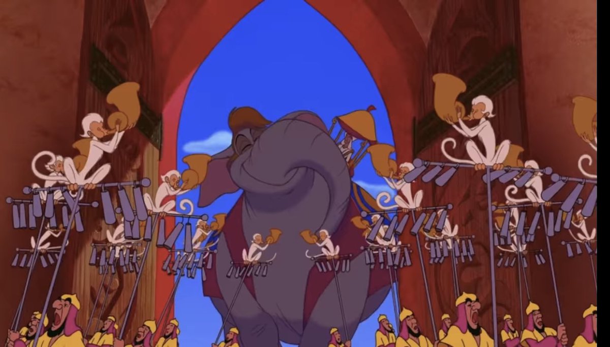 Govrie on Twitter: "Елена Блиновская пытается максимально незаметно ...