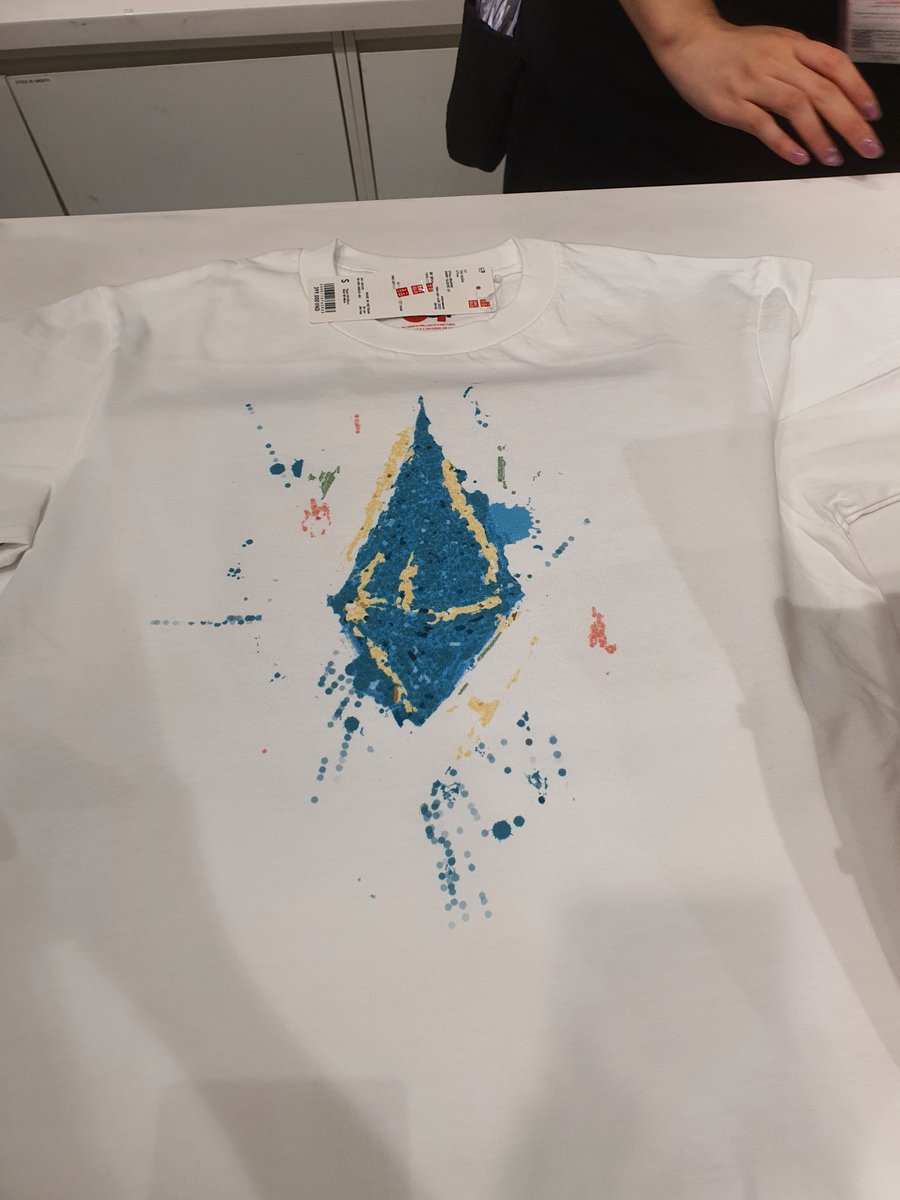 Uniqlo: FF 👕❌️
Uniqlo: 🖌🆗️
🤔