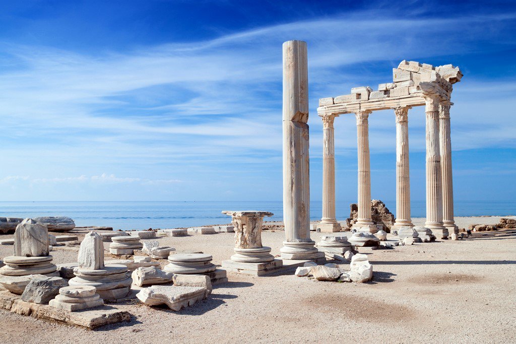 lineupping's tweet photo. When in #Turkey... Apollo's Temple brings you relax by the sea and #history. Love of Antony &amp; Cleopatra should still be in the air  

📍Side, a travel tip for #mediterranean coastlines 

📸  © Orange Smile 

#travelfrontiers 
#gotürkiye 
#travelmiddleeast 
#travel 
#ancientroman https://t.co/VlreA1fk60
