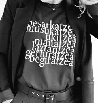 trolebusean's tweet photo. #plazerra #lizunak https://t.co/saLjEsWitc